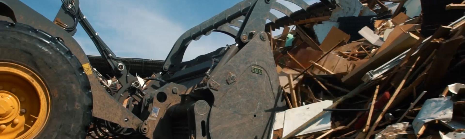 Transport of waste wood for processing prior to recycling