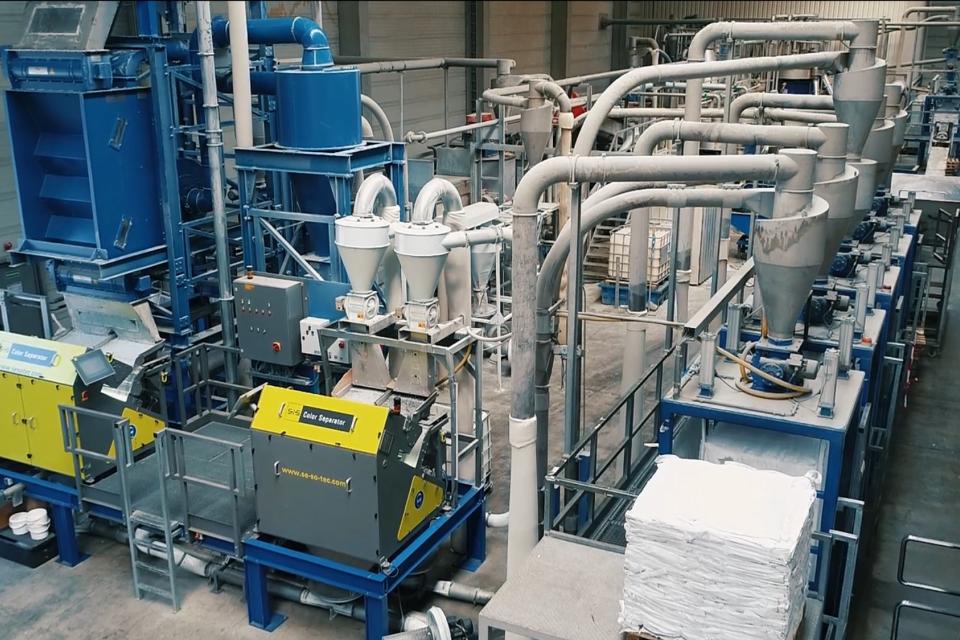 Testing of PET flakes and PET granules