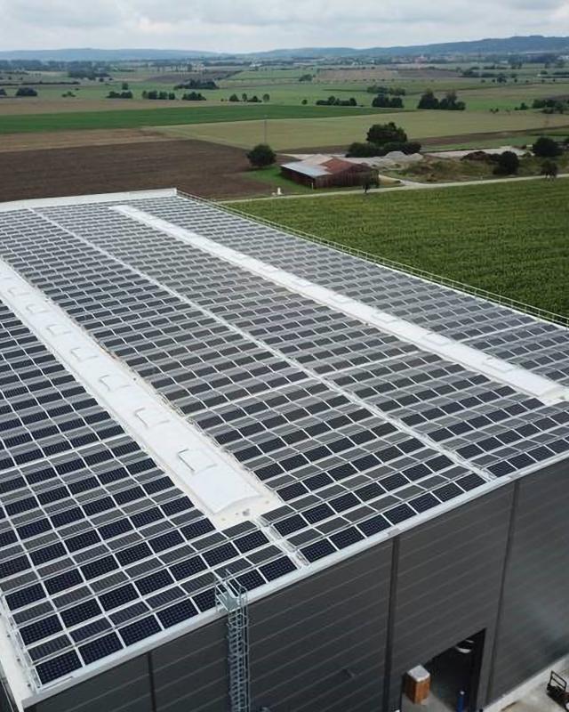 Photovoltaikanlage auf Reilinggebäude in Burgbernheim