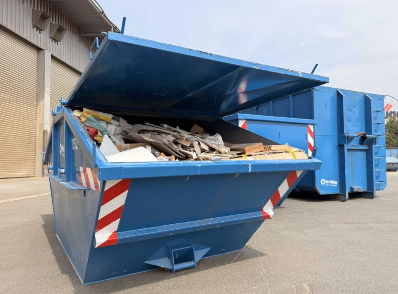 Container mit Abfall